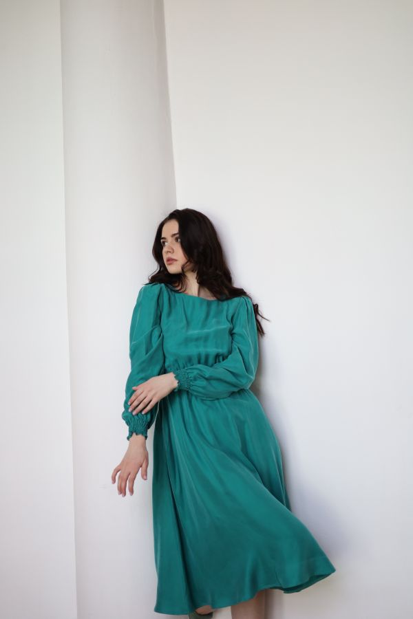 Платье Verde из купры изумруд