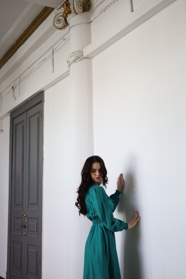 Платье Verde из купры изумруд