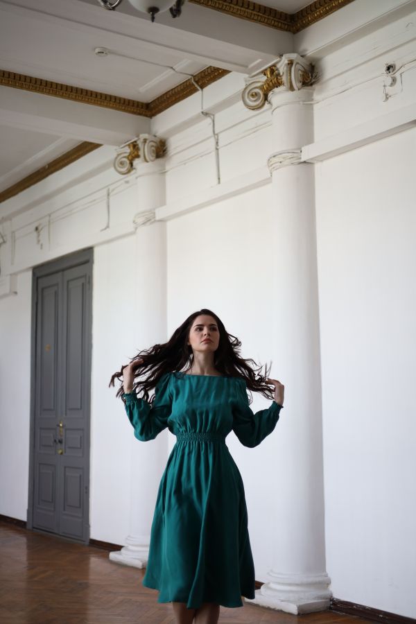 Платье Verde из купры изумруд