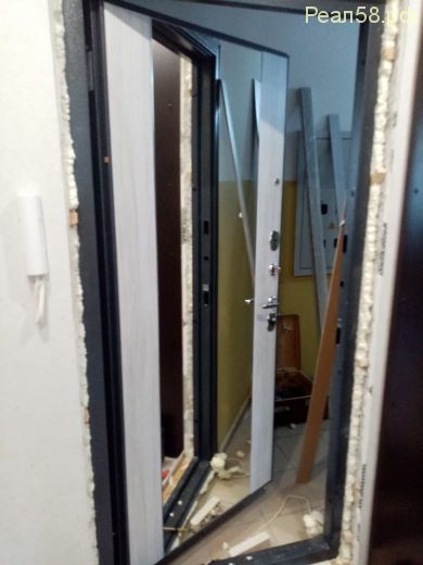 бульдорс TRUST MASS с большим зеркалом