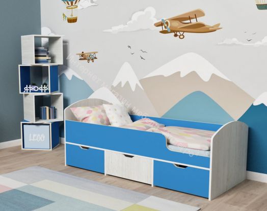 Кровать Малыш Мини 0,7*1,6 м с бортиком и 3-мя выкатными ящиками, Винтерберг/Голубой