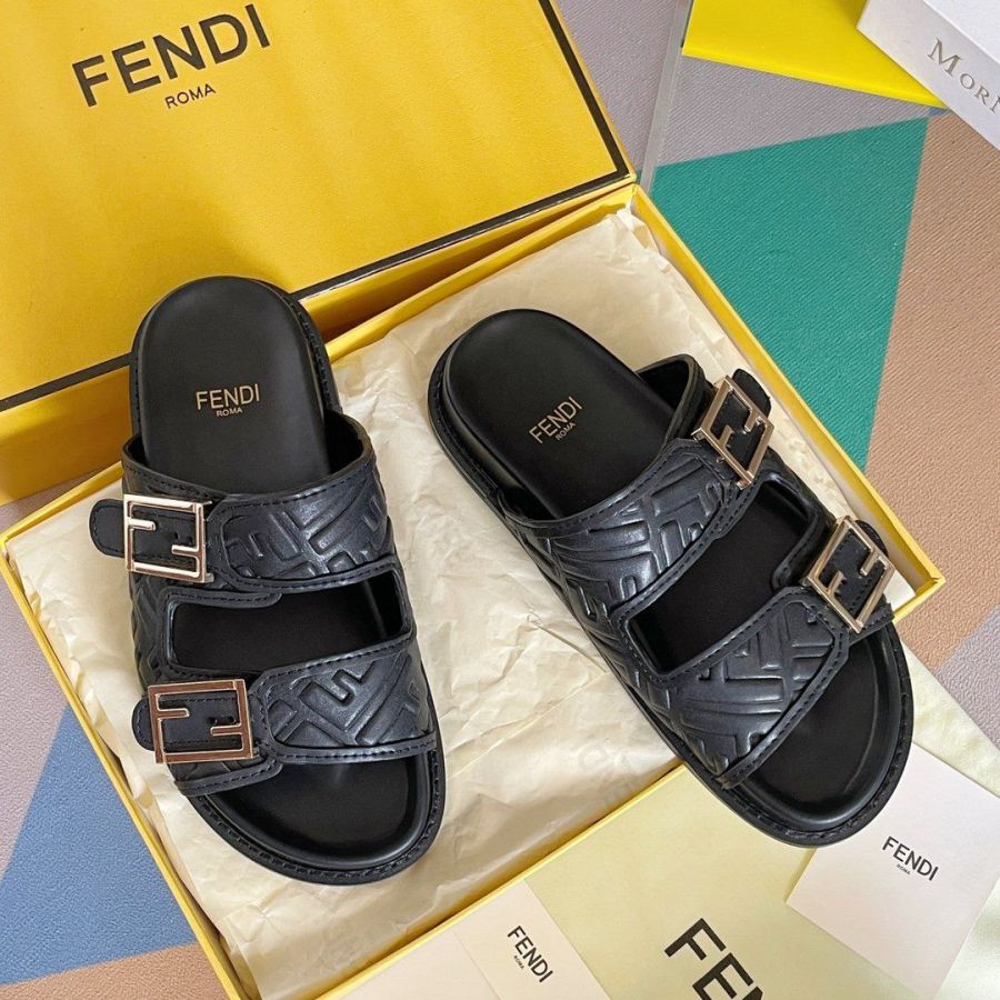 Шлепанцы Fendi