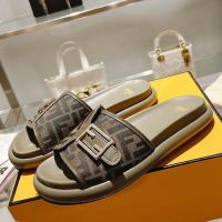 Шлепанцы Fendi