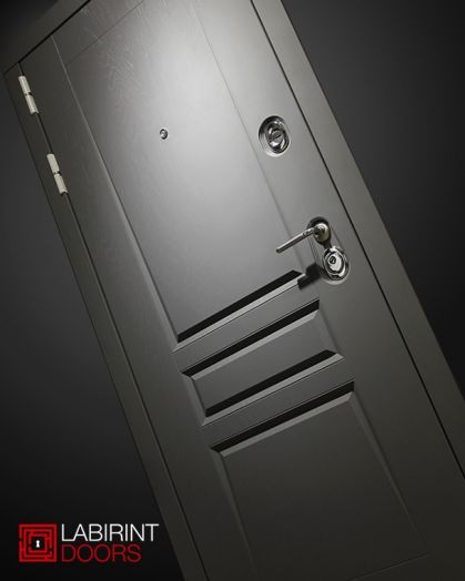 Входная дверь Лабиринт Платинум с зеркалом Панорама с тонировкой Черный кварц,