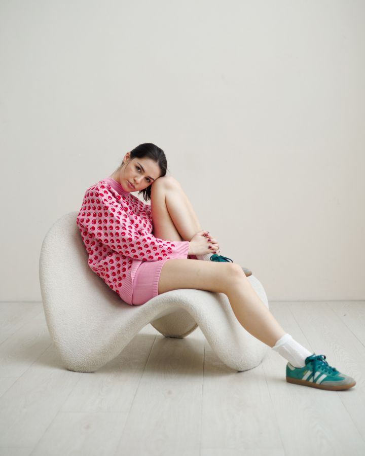 Свитер с вишенками