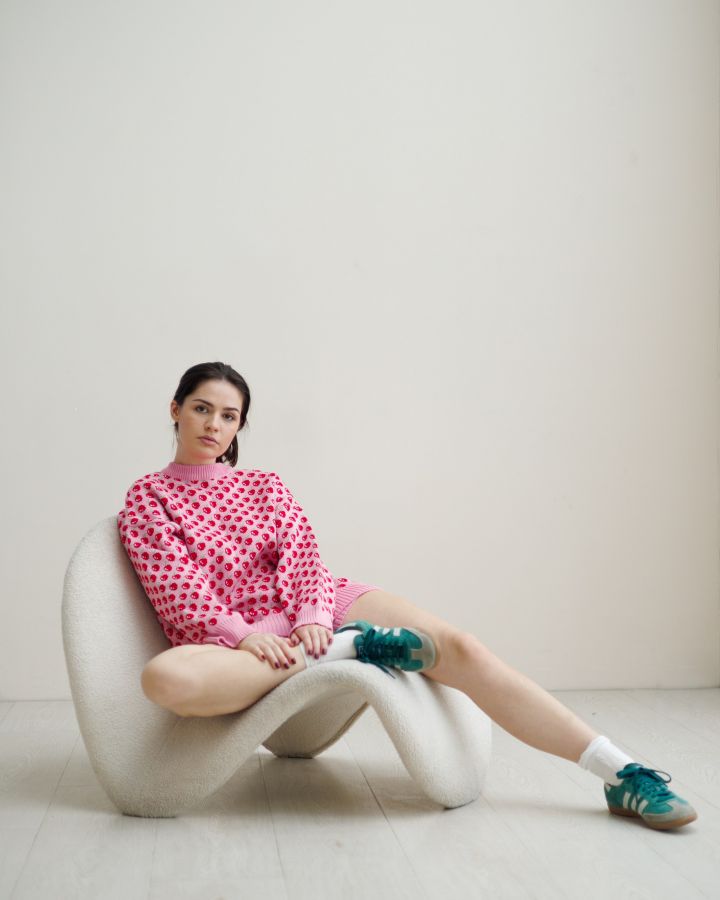 Свитер с вишенками