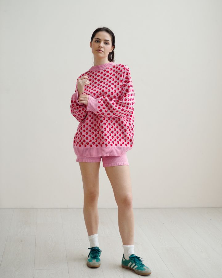 Свитер с вишенками