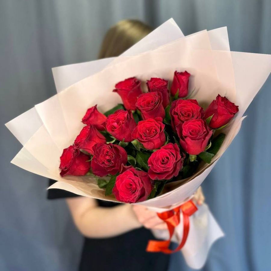 Розы красные