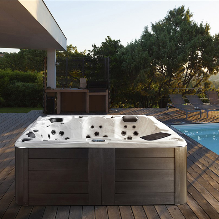 Спа бассейн Gruppo Treesse Mykonos 211x211x86 ФОТО