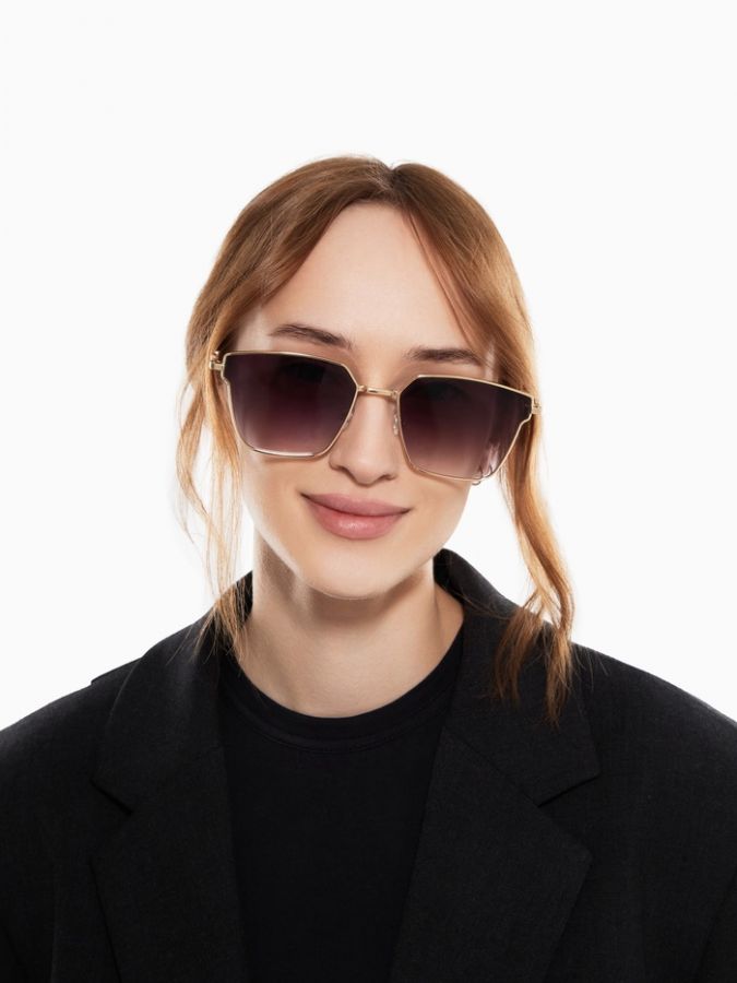 Очки солнцезащитные  uv 400, дужка 13.8 см, ширина 12.8 см, линза 4.9 х 5.3 см