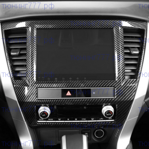 Накладка на панель магнитолы и климата, цвет карбон на Mitsubishi Pajero Sport 3