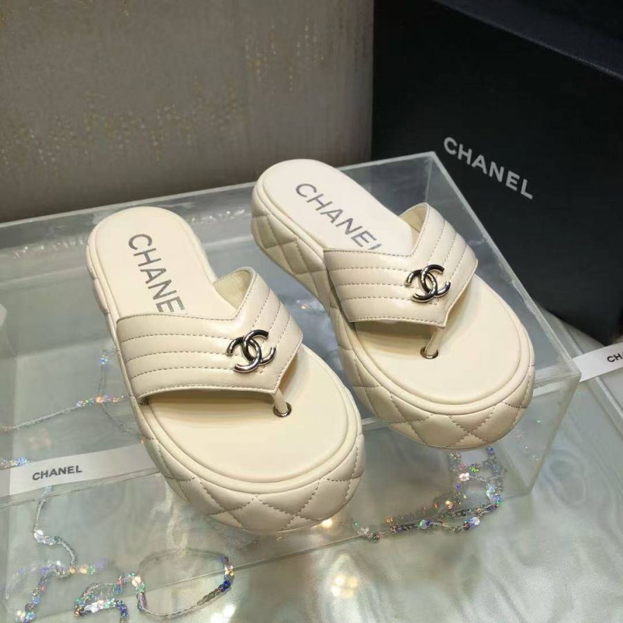 Шлепанцы CHANEL Premium