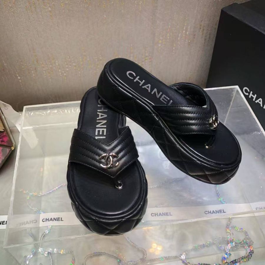 Шлепанцы CHANEL Premium