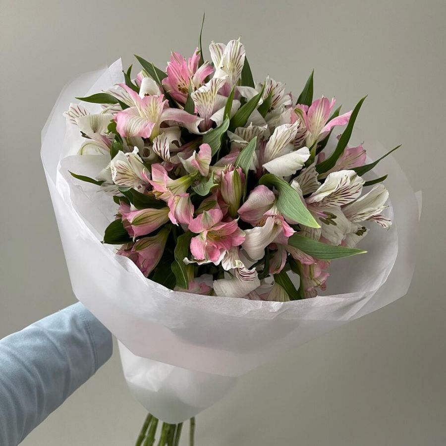 Букет-комплимент альстромерий