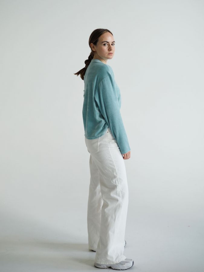 Кофта из вельвета голубая