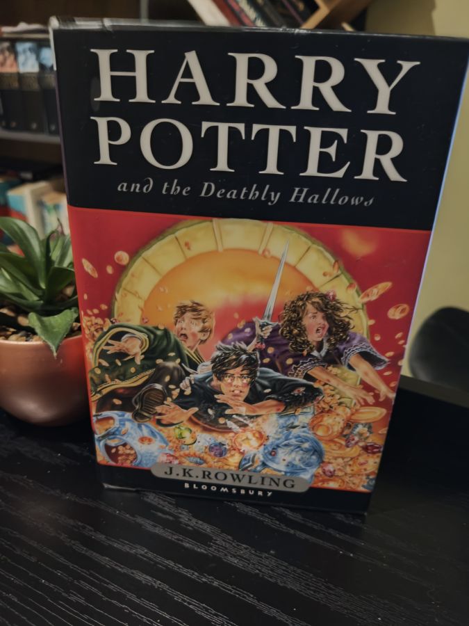 Harry Potter and the deathly hallows британское издание
