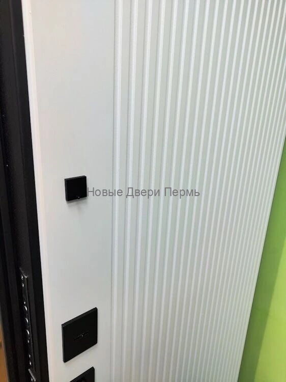 Дверь входная 9 см Кантри Эмалит белый