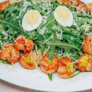 Руккола с тигровыми креветками 230г