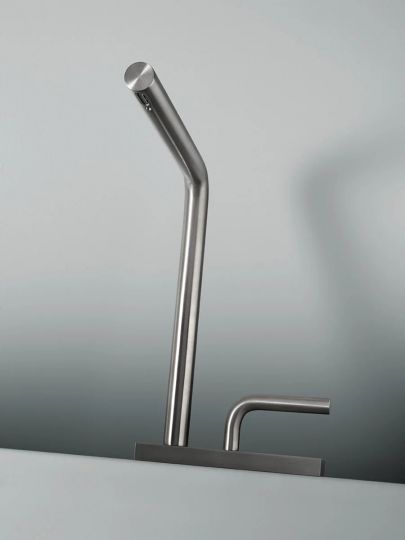 Кухонный смеситель Quadro design Kitchen Inox 408 с поворотным изливом схема 2