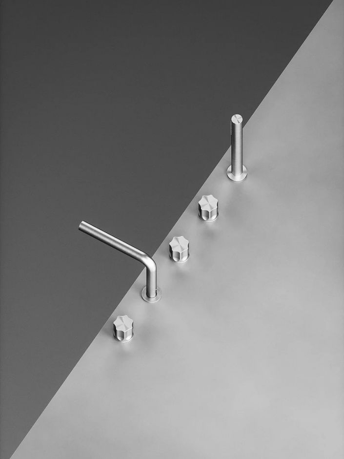 Смеситель на борт ванны Quadro design Modo 17 95 с изливом ФОТО