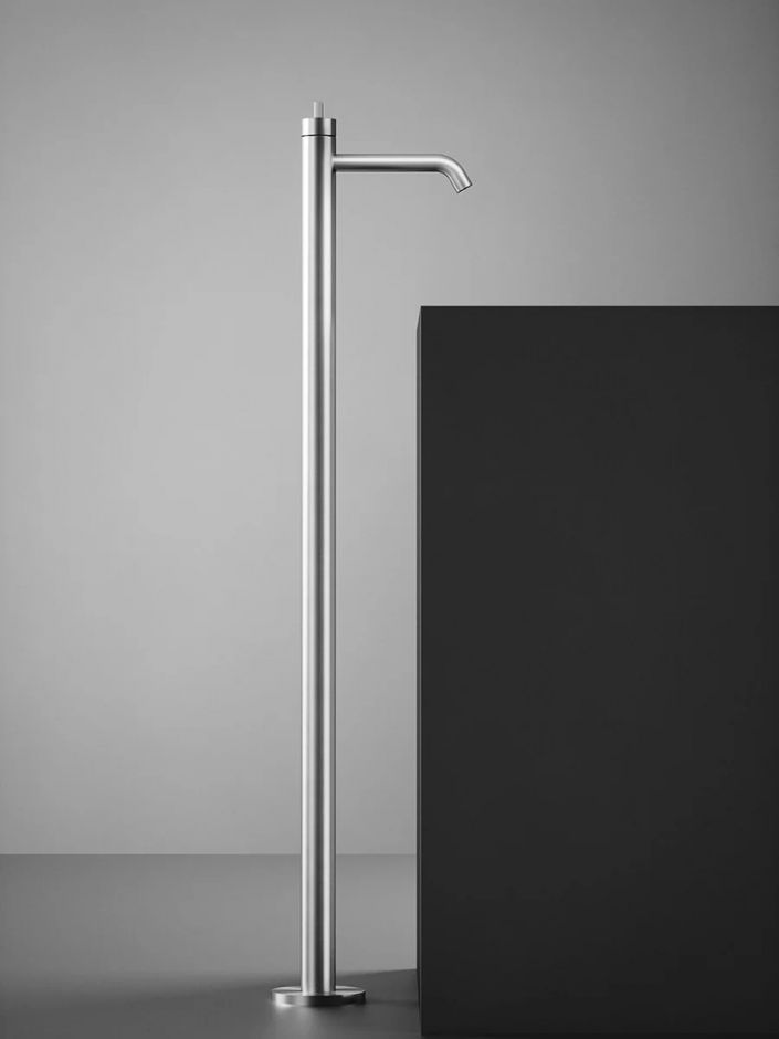 Напольный смеситель Quadro design Q 18 05/1 AS сталь брашированная ФОТО