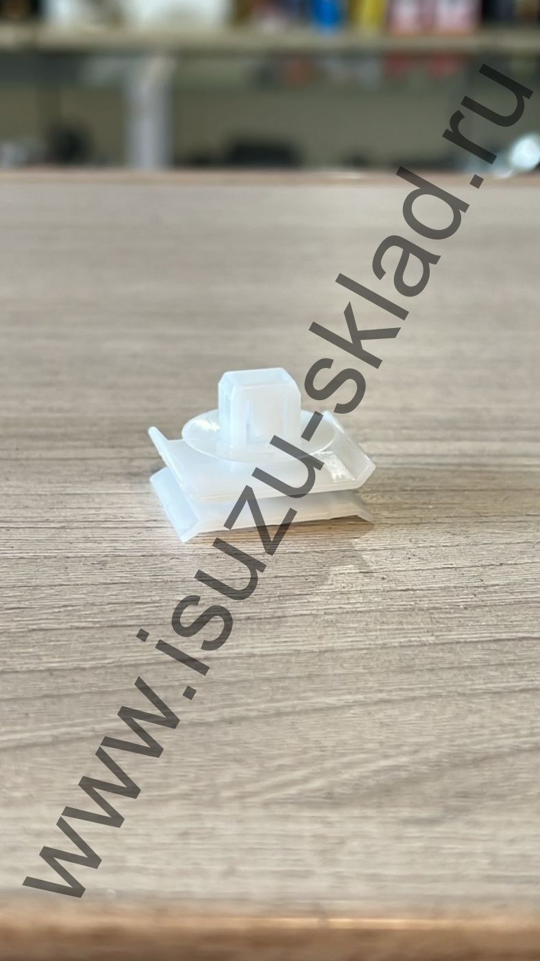 Пистон/клипса панели угла кузова nqr71/75 (Isuzu)