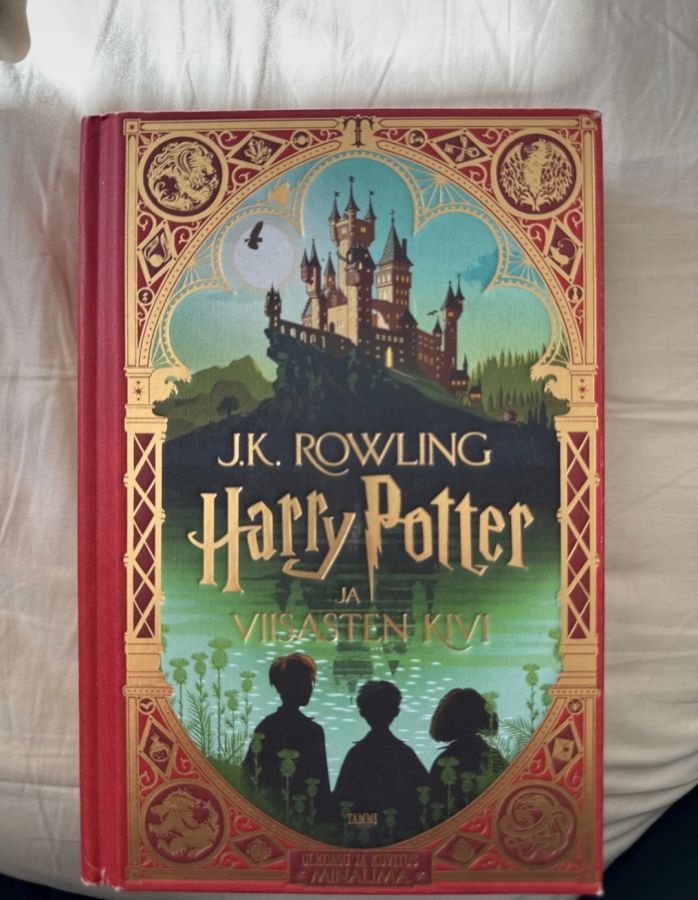Harry Potter / Гарри Поттер и философский камень по-фински MINALIMA
