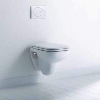 Duravit D-Code unitaz oturacağının müasir hamam interyerində quraşdırılmış halı - şıx dizayn və premium görünüş.