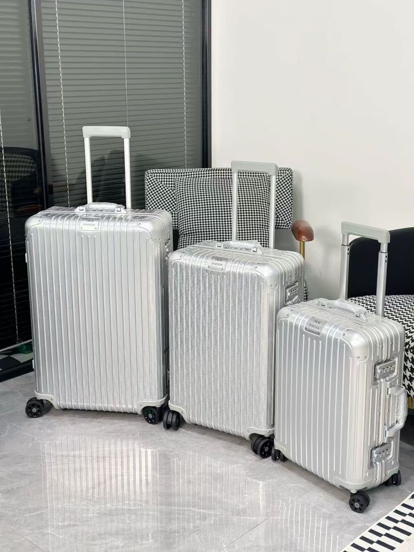 Чемодан Rimowa&Dior