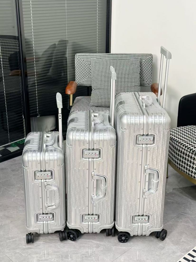 Чемодан Rimowa&Dior