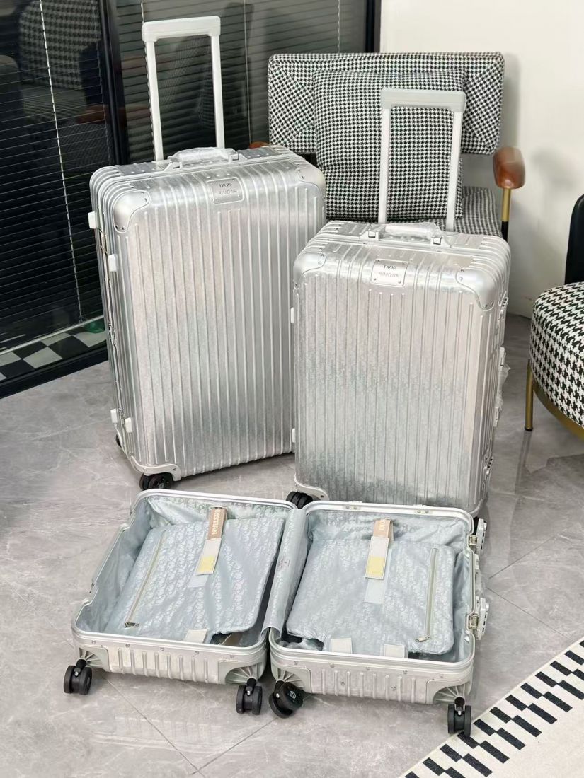 Чемодан Rimowa&Dior