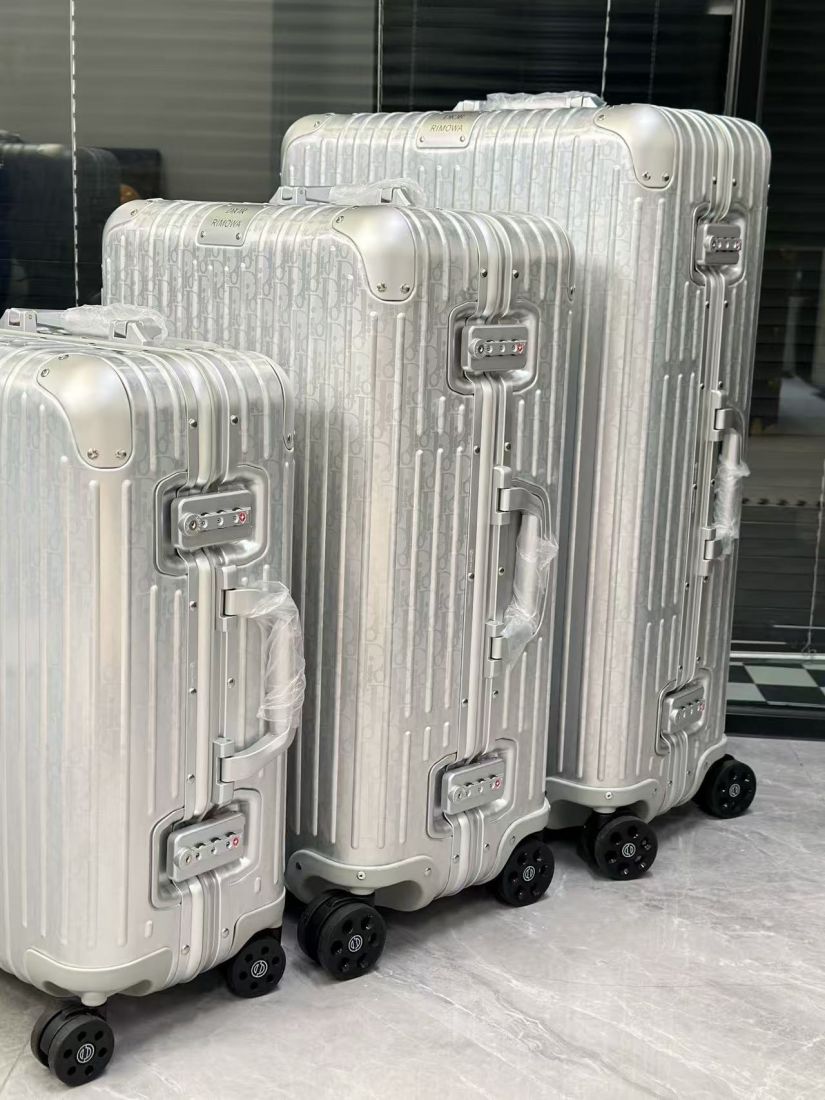 Чемодан Rimowa&Dior