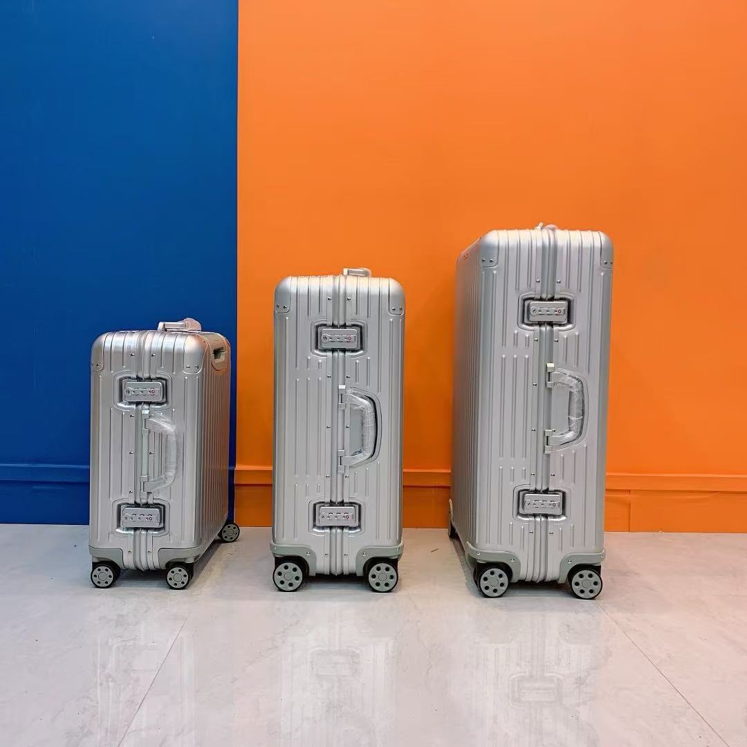 Чемодан Rimowa&Dior