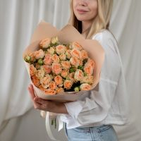 7 кустовых бежевых роз