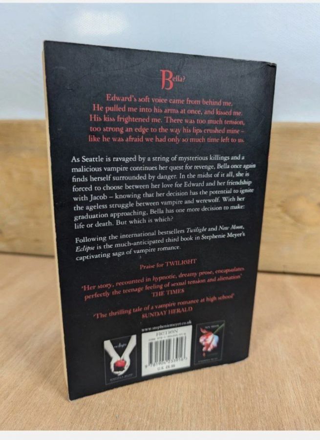 ECLIPSE by Stephenie Meyer ~ Twilight Saga Series Book ~ 2009 Paperback Edition