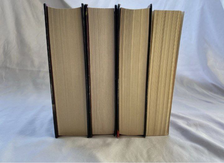 Twilight saga 4 book set series HC & PB Eclipse, New Moon, Breaking Dawn.. Серия из 4 книг "Сумеречной саги" - "Затмение", "Новолуние", "Рассвет"..