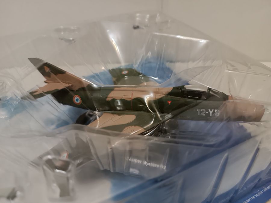 Французский истребитель-бомбардировщик Dassault Super Mystère B2  1/72 (Altaya-Ixo)