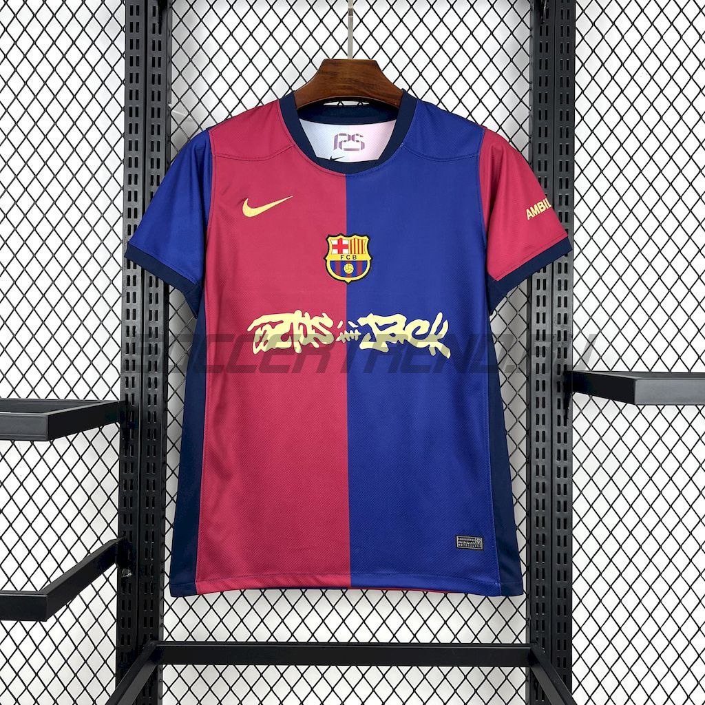 Домашняя форма Barcelona(логотип Travis Scott) 2025