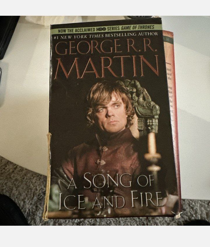 Игра Престолов/ Собрание/ мягкая, есть пятна