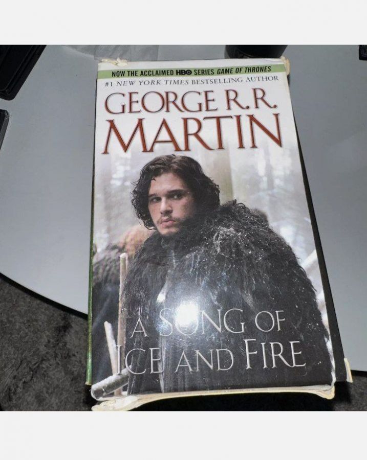 Игра Престолов/ Собрание/ мягкая, есть пятна