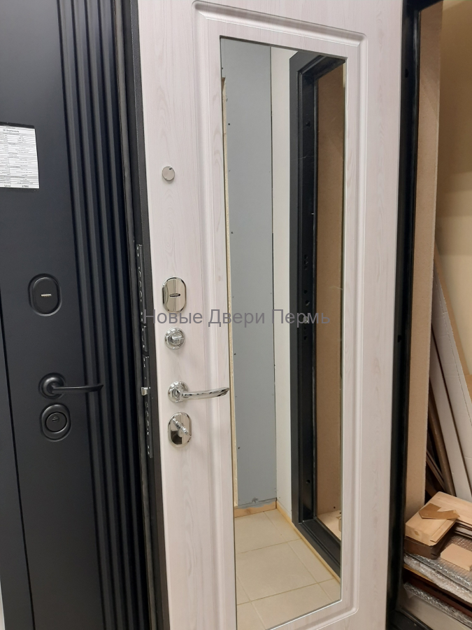 Престиж 2К Миррор Входная дверь с зеркалом