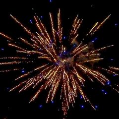 Фейерверк РК7034 Русские каникулы (0,7" х 100) Фейерверк РК7034 Русские каникулы (0,7" х 100)