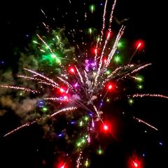 Фейерверк РК7034 Русские каникулы (0,7" х 100) Фейерверк РК7034 Русские каникулы (0,7" х 100)