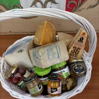 Корзина Подарочный набор корзина Аперитив с сыром