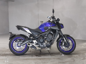 YAMAHA MT-09