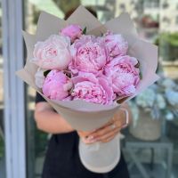 Букет из 7 пионов