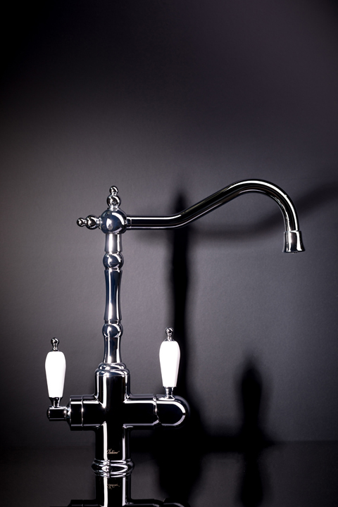 Однорычажный смеситель на горизонтальную поверхность для кухонной мойки Boheme Kitchen 111 ФОТО