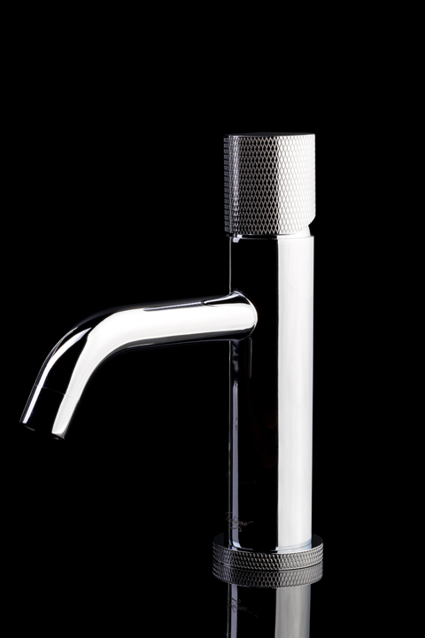 Высокий хромированный смеситель на горизонтальную поверхность для раковины Boheme Stick 122 ФОТО