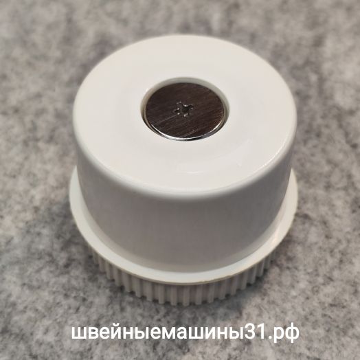 Маховое колесо TOYOTA 354, 355, 3334, 3335. Количество зубьев 54; диаметр отверстия под вал 8 мм; высота 43 мм      цена 990 руб.