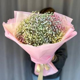 Букет из разноцветной гипсофилы